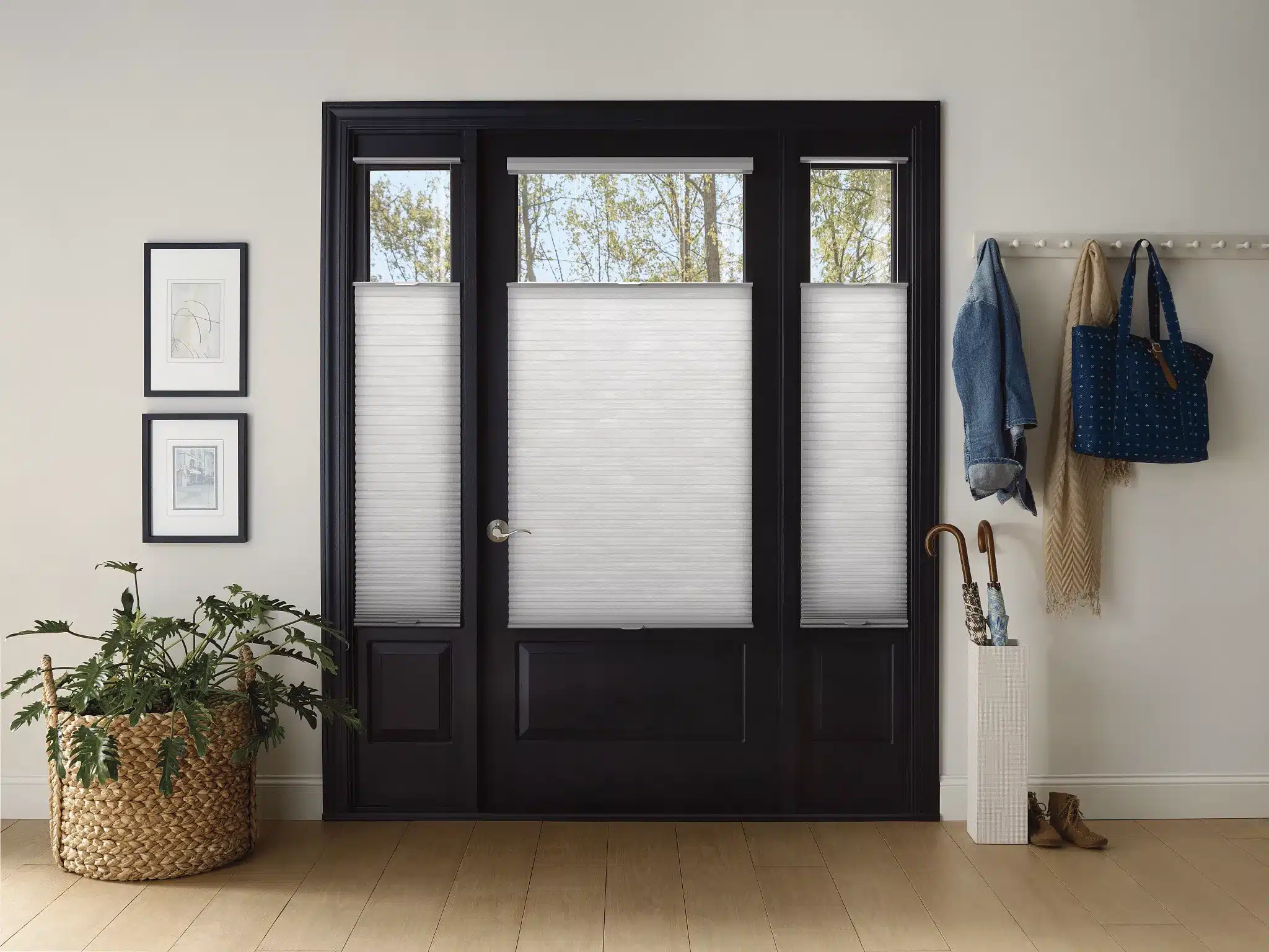 2019_APP_LR_TDBU_Sidelights_Door_Legends_Foyer